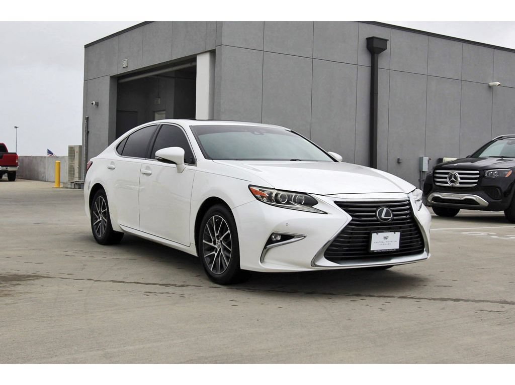 Used 2017 Lexus ES 350 w/ Luxury Package FWD image 1