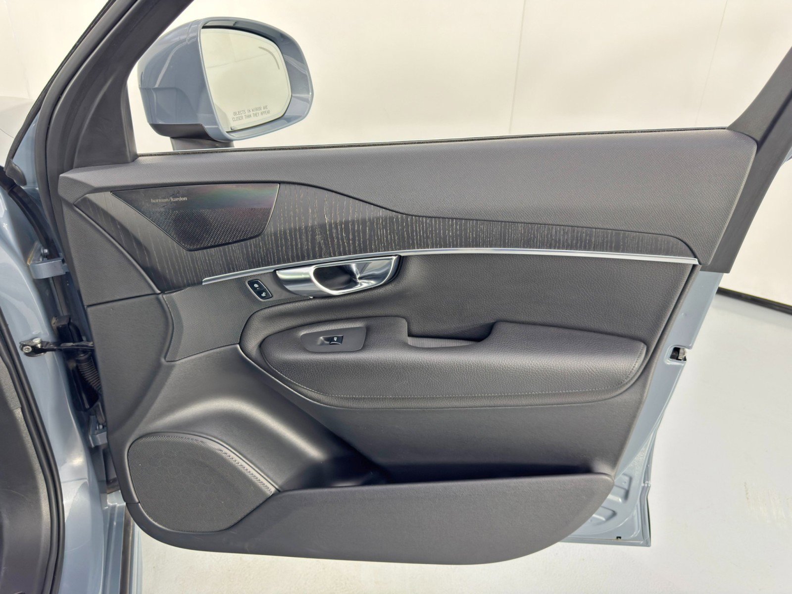 Used 2020 Volvo XC90 T6 Momentum image 44