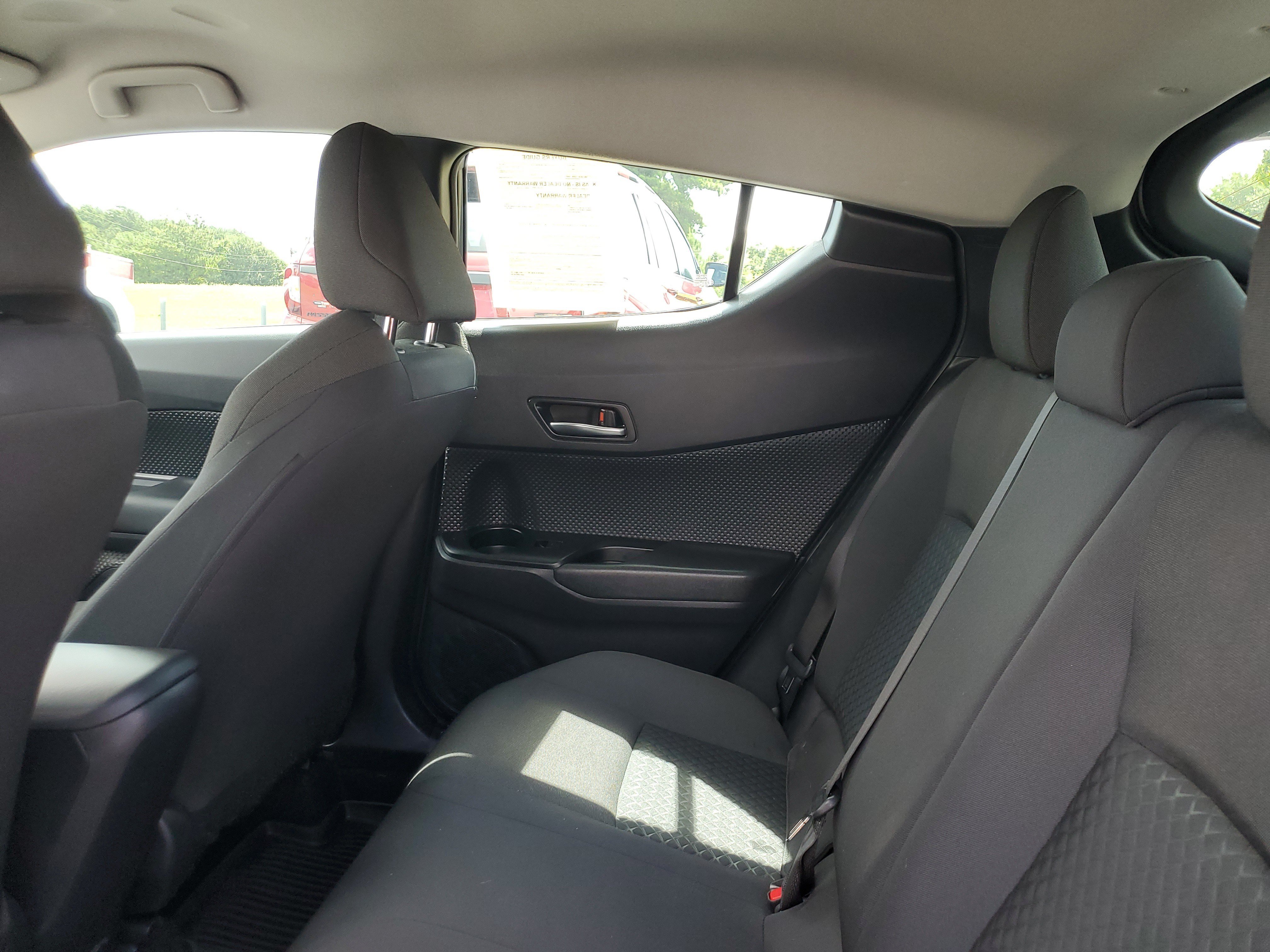 Used 2021 Toyota C-HR LE FWD image 10