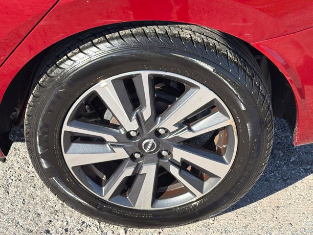 Used 2025 Nissan Versa SV FWD image 15