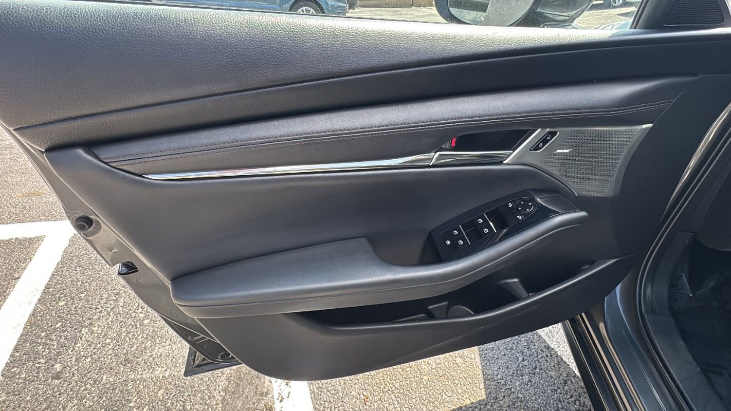 Used 2019 MAZDA MAZDA3 AWD Hatchback w/ Preferred Pkg image 11