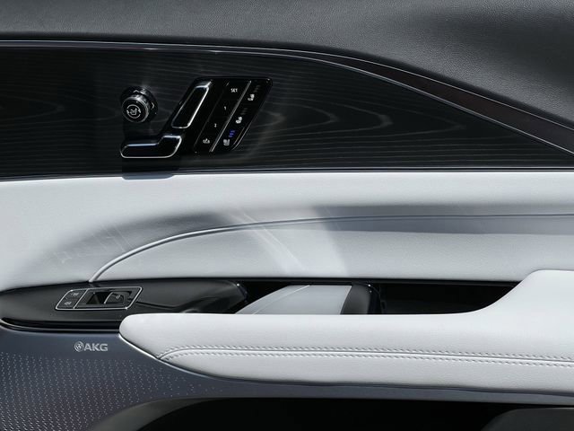 New 2026 Cadillac Lyriq Premium Luxury image 22