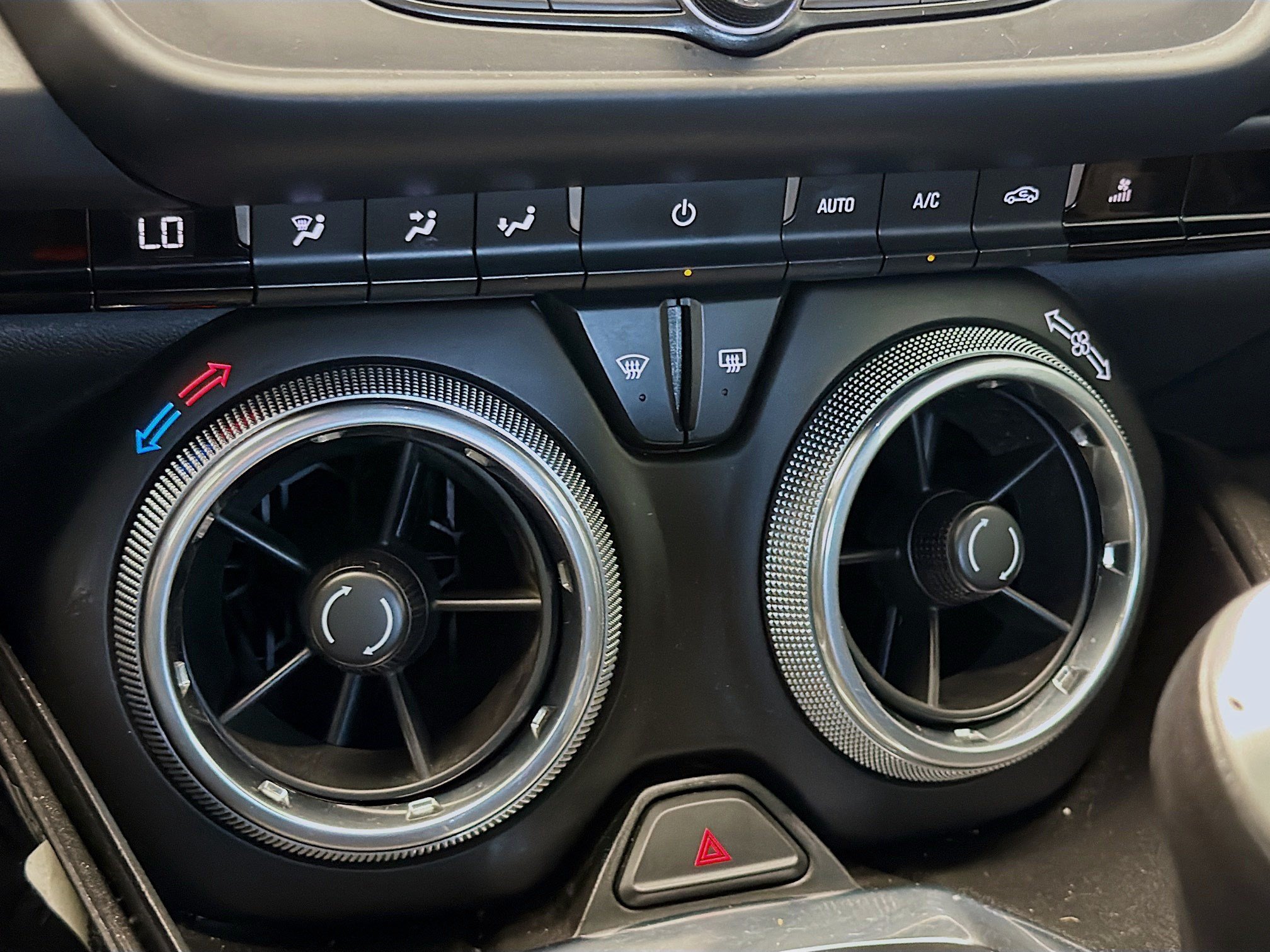 Used 2023 Chevrolet Camaro LT RWD image 10