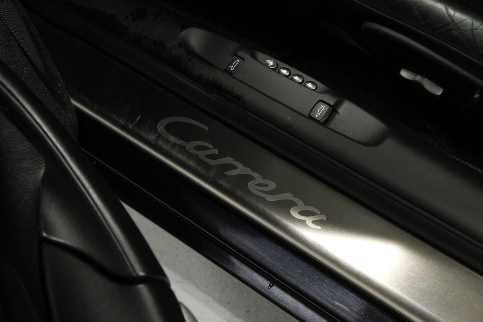 Used 2003 Porsche 911 Carrera RWD image 24