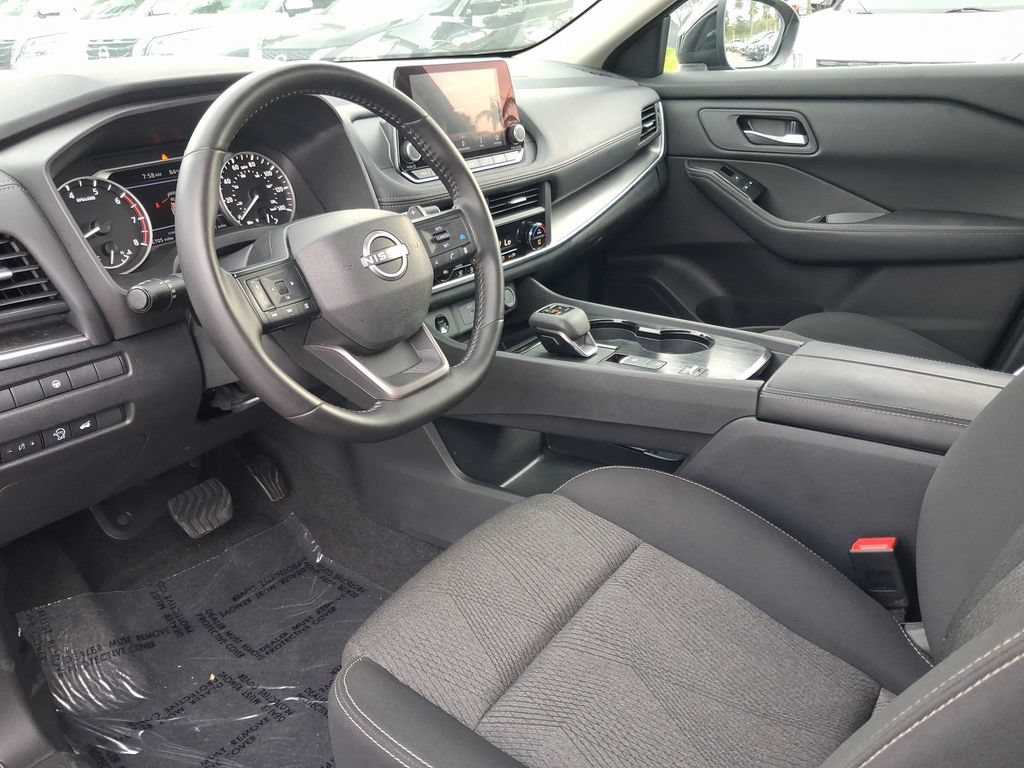 Certified 2025 Nissan Rogue SV FWD image 13