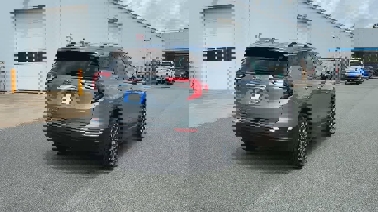 Used 2023 GMC Terrain SLT image 8