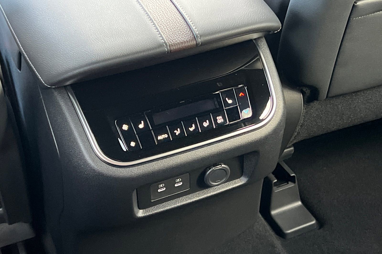 New 2026 Nissan Armada Platinum image 15