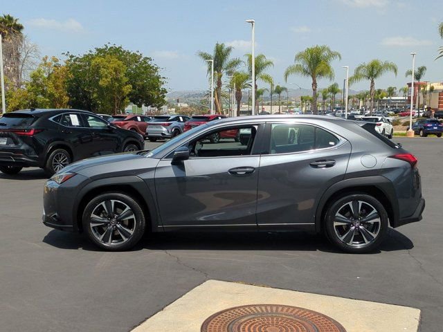 Used 2022 Lexus UX 200 w/ Accessory Package (Z1) FWD image 8