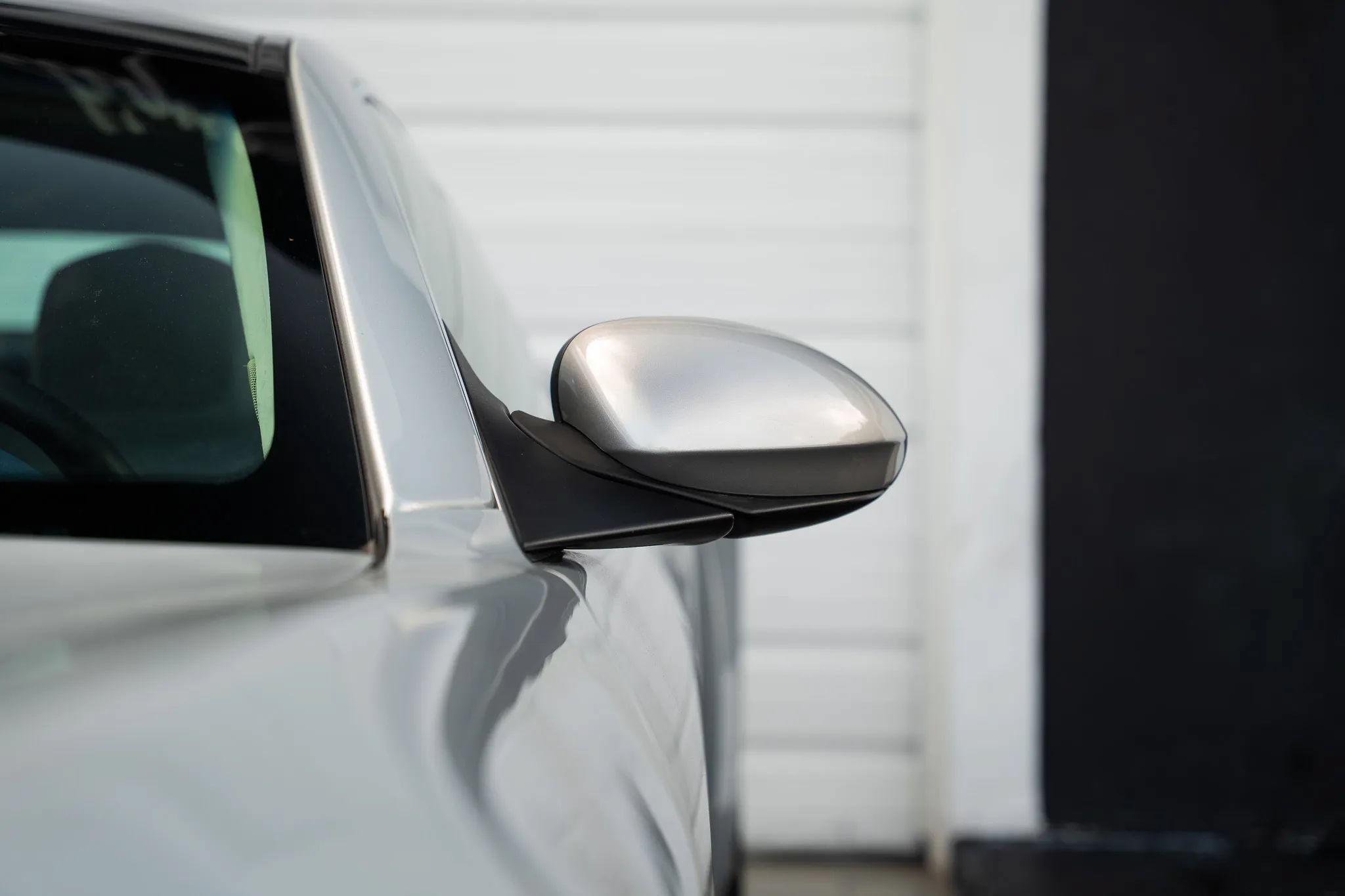 Used 2012 Fisker Karma EcoChic RWD image 46