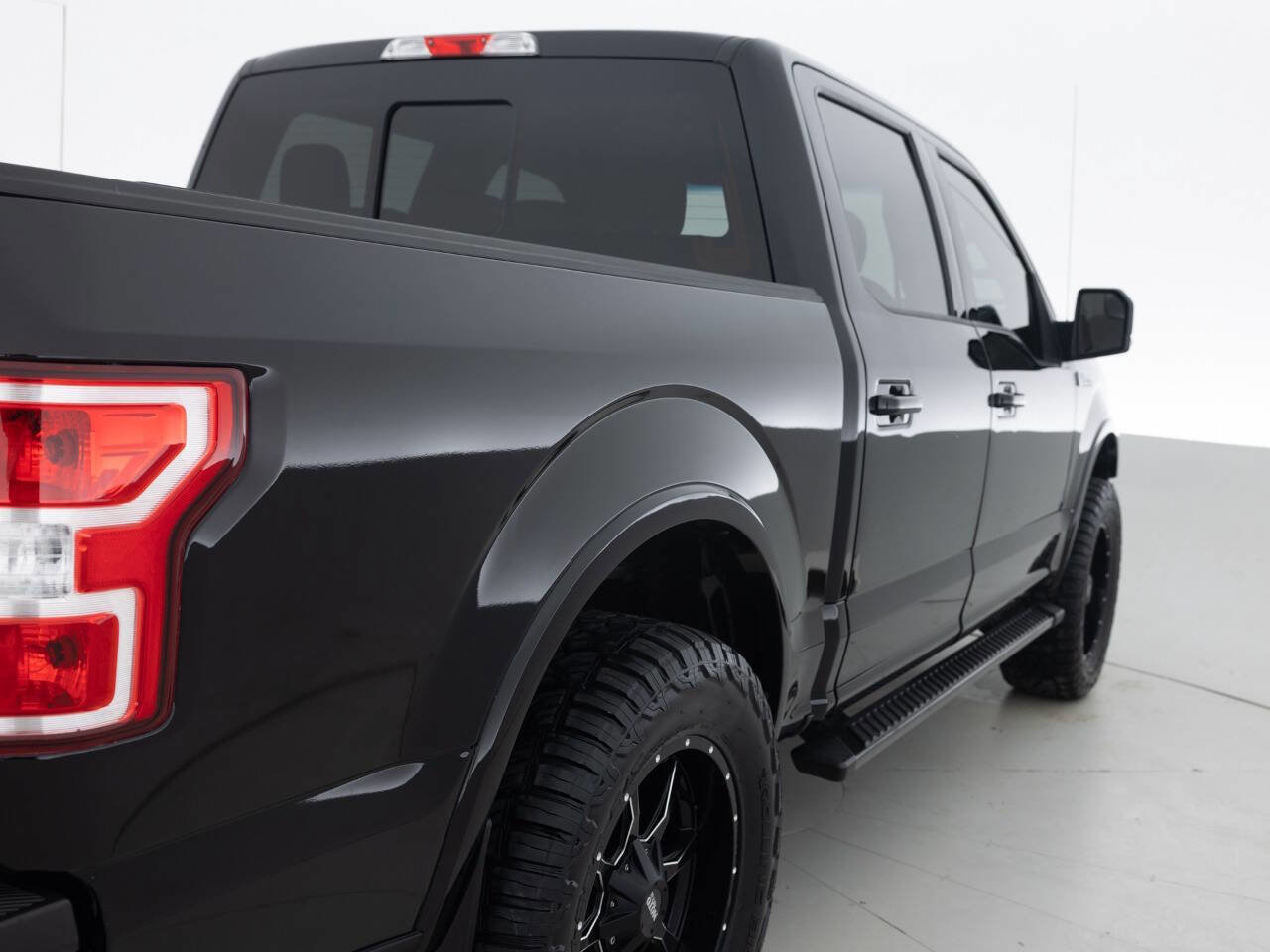 Used 2018 Ford F150 XLT w/ Equipment Group 302A Luxury image 14