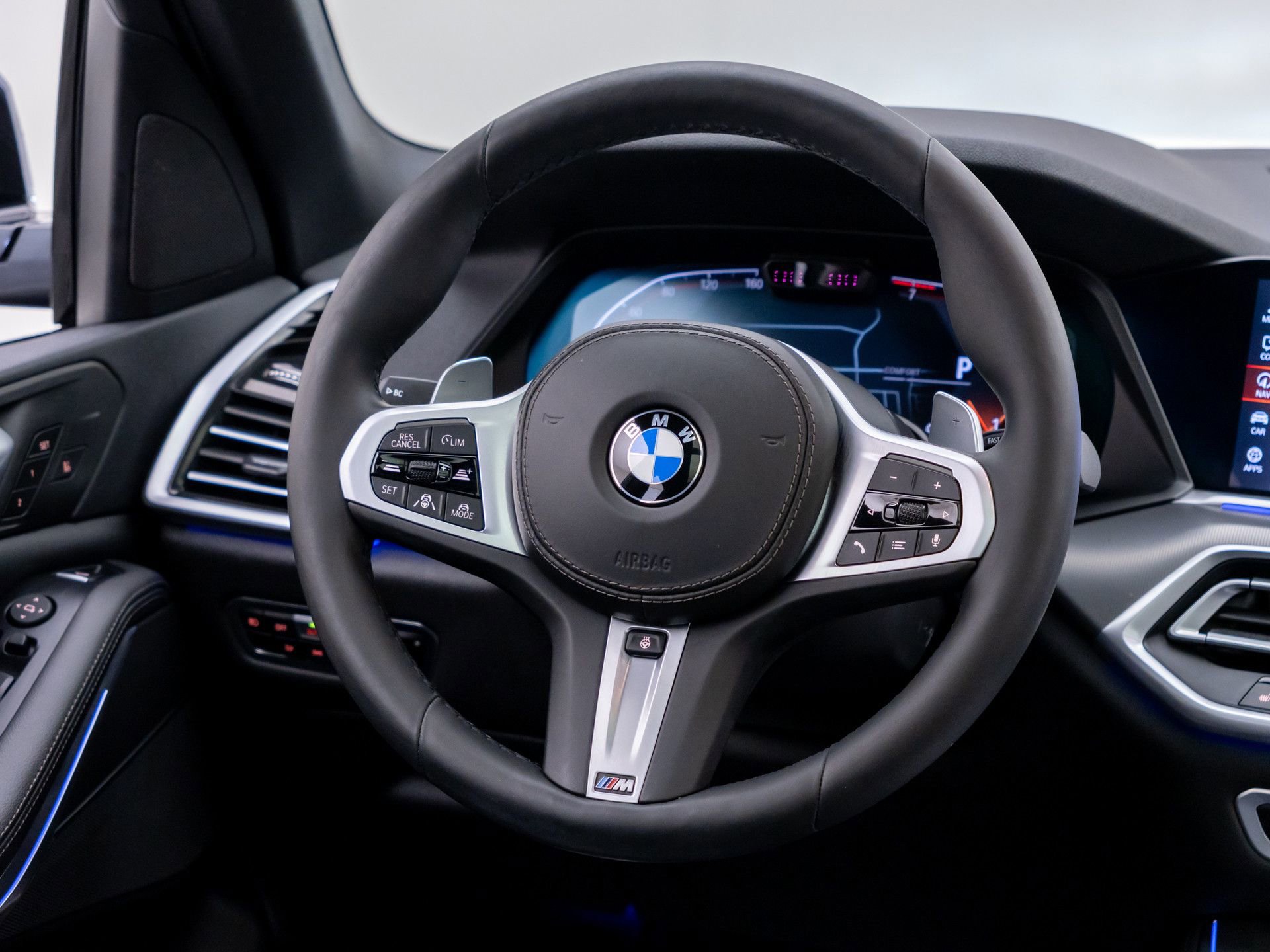 Used 2019 BMW X5 xDrive40i w/ M Sport Package AWD/4WD image 12