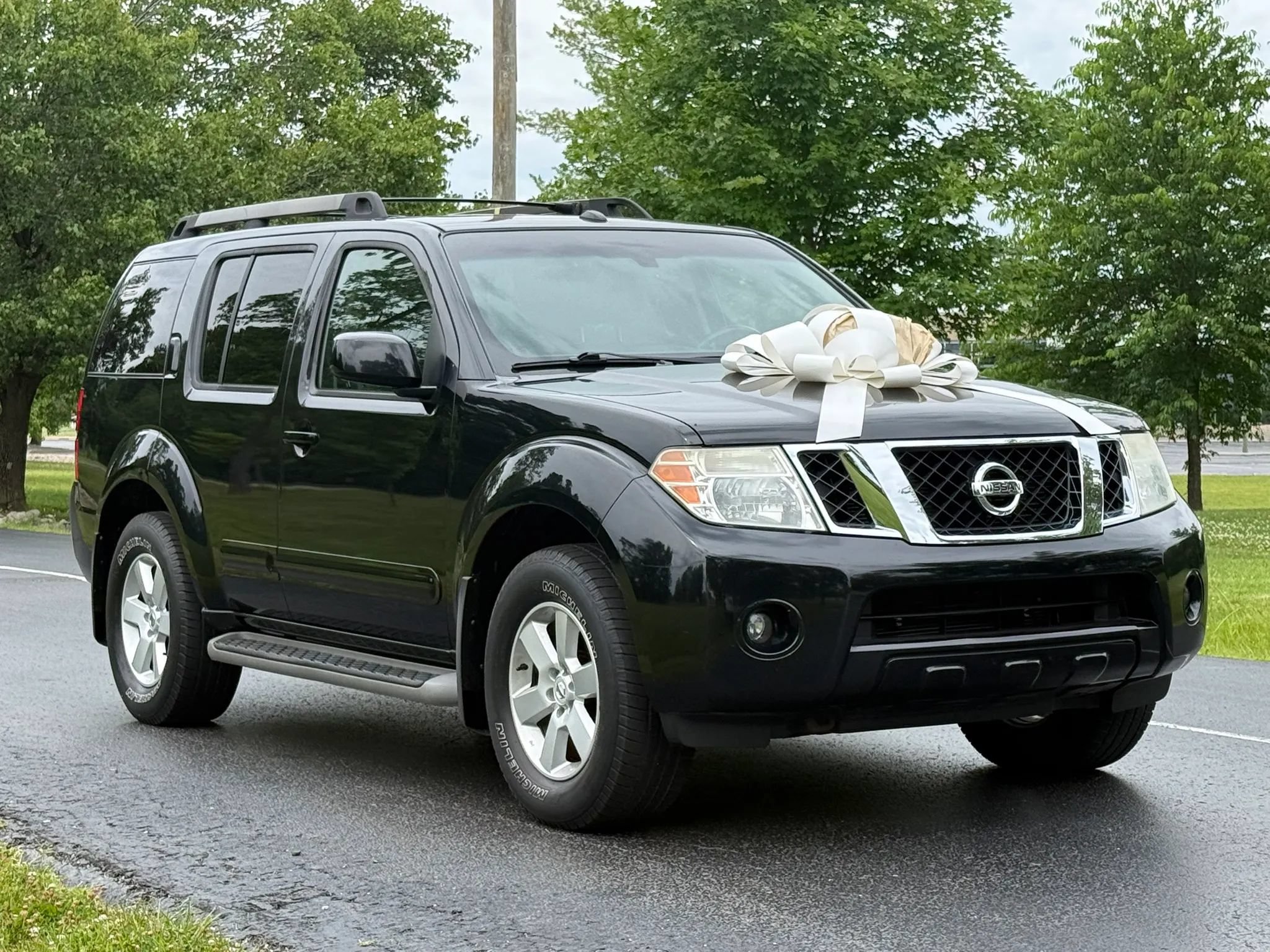 Used 2008 Nissan Pathfinder SE w/ Leather Pkg AWD/4WD image 3