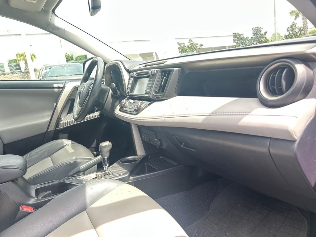 Used 2014 Toyota RAV4 Limited w/ Technology Package image 14