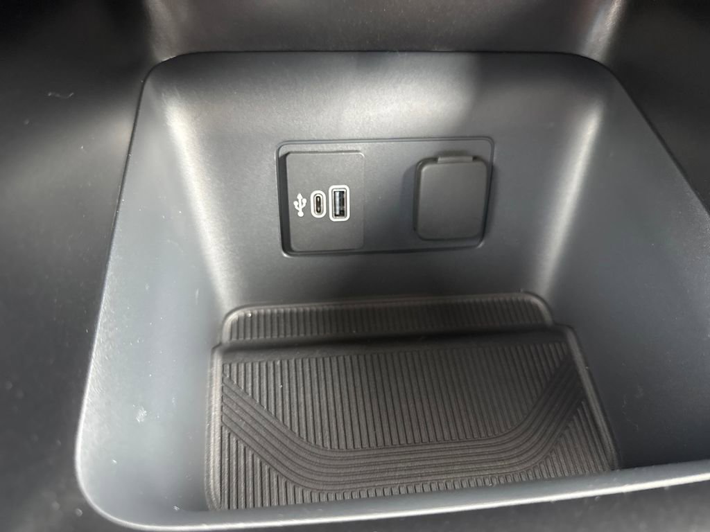 New 2026 Ford Explorer Active RWD image 33