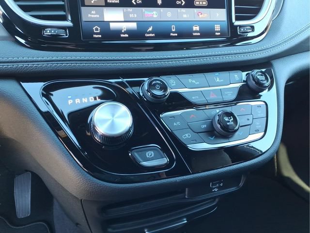 New 2026 Chrysler Pacifica Select FWD image 23