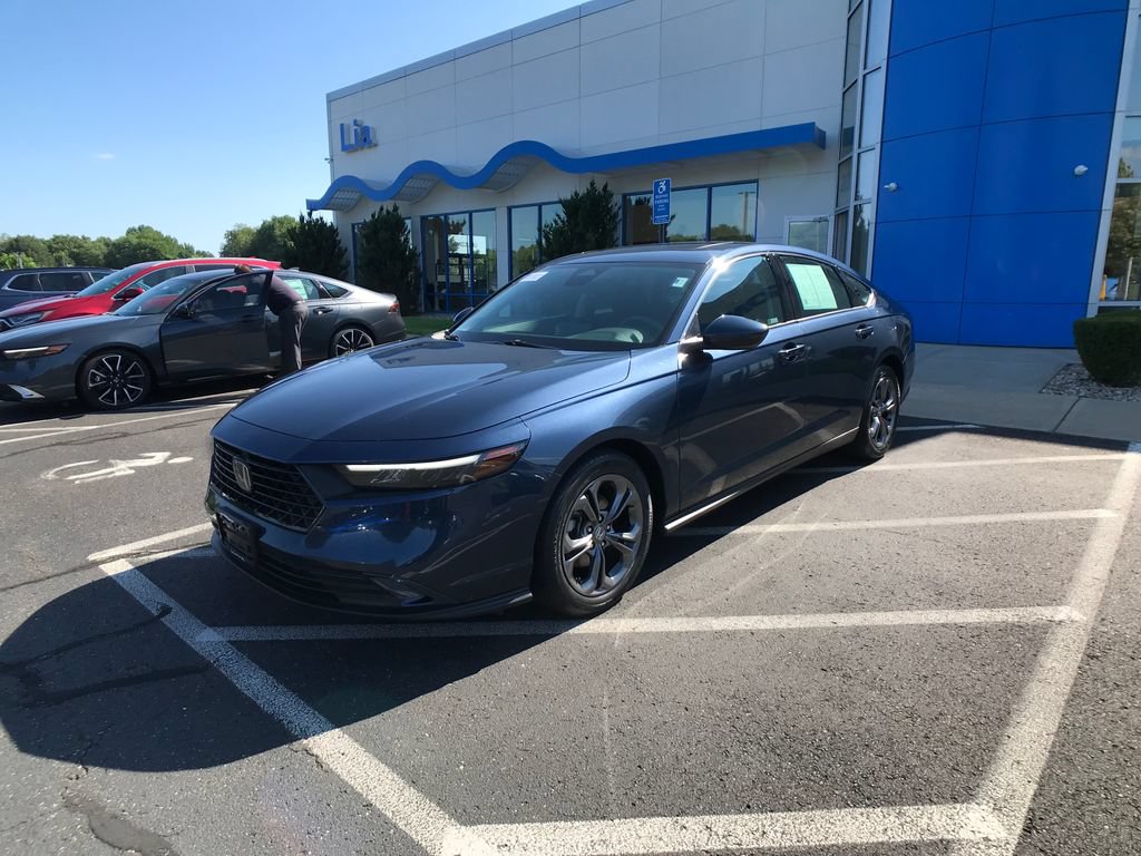 Certified 2023 Honda Accord EX image 3