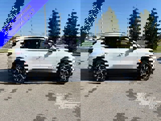 New 2026 Chevrolet Equinox EV LT image 6