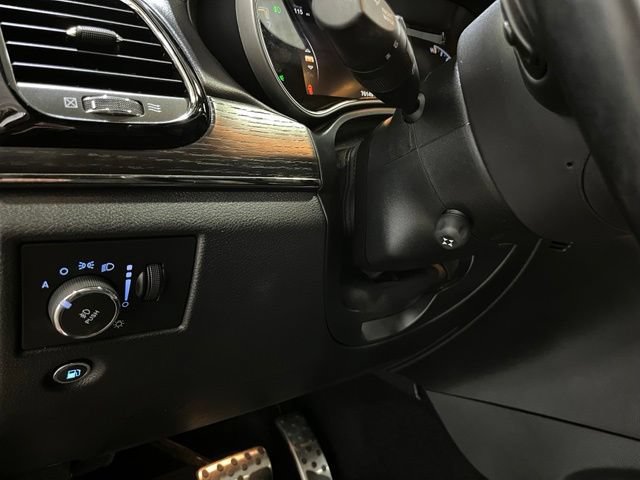 Used 2020 Jeep Grand Cherokee High Altitude AWD/4WD image 15