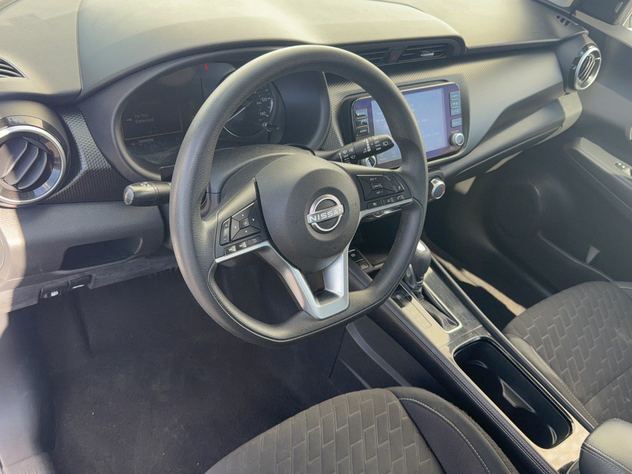 Used 2023 Nissan Kicks SV FWD image 4