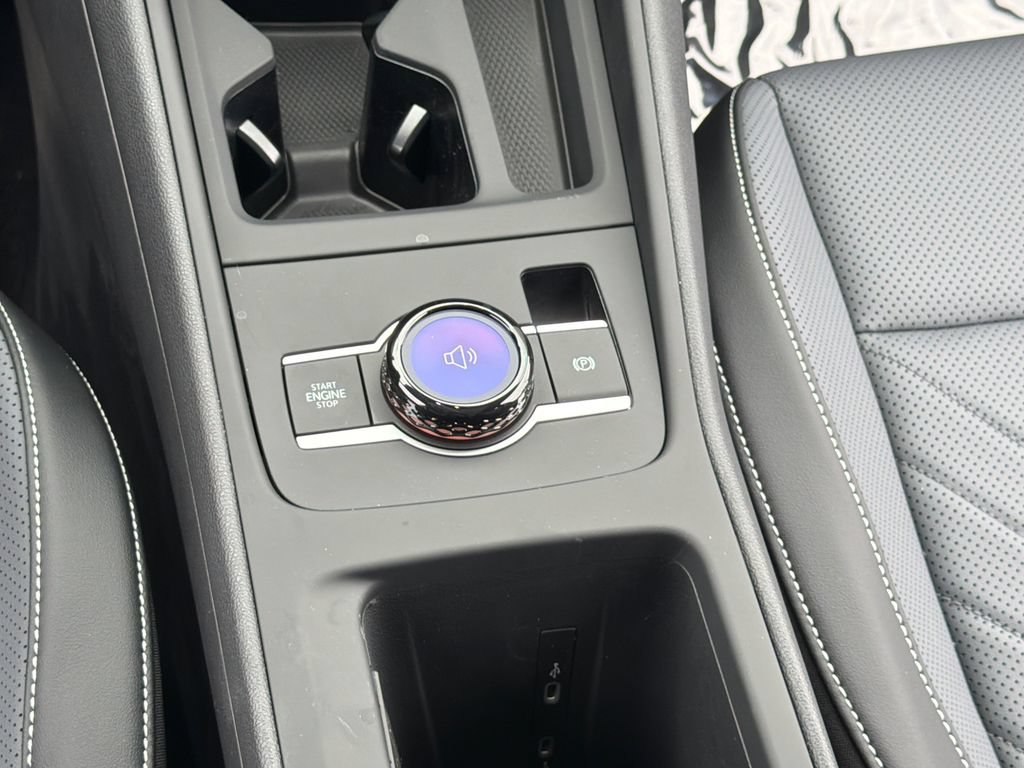 New 2026 Volkswagen Tiguan SE AWD/4WD image 16