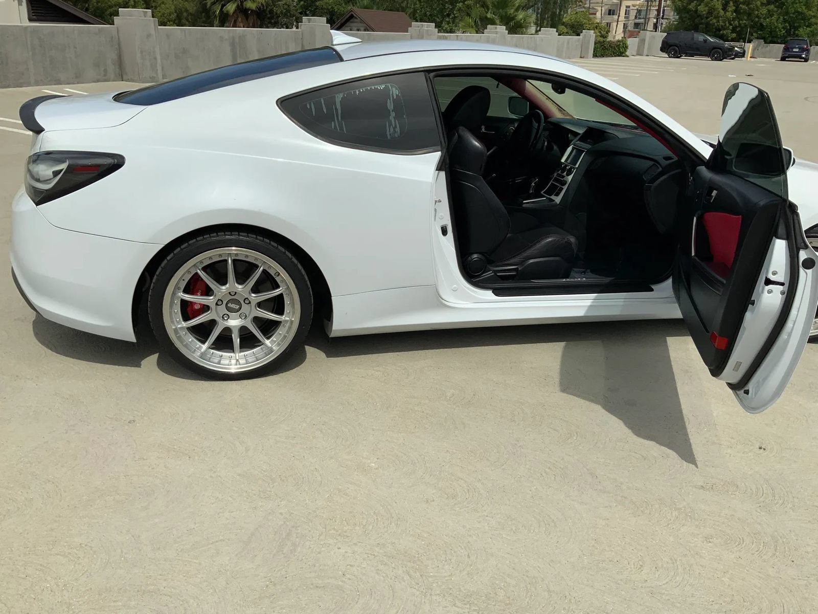 Used 2016 Hyundai Genesis Coupe 3.8 RWD image 12