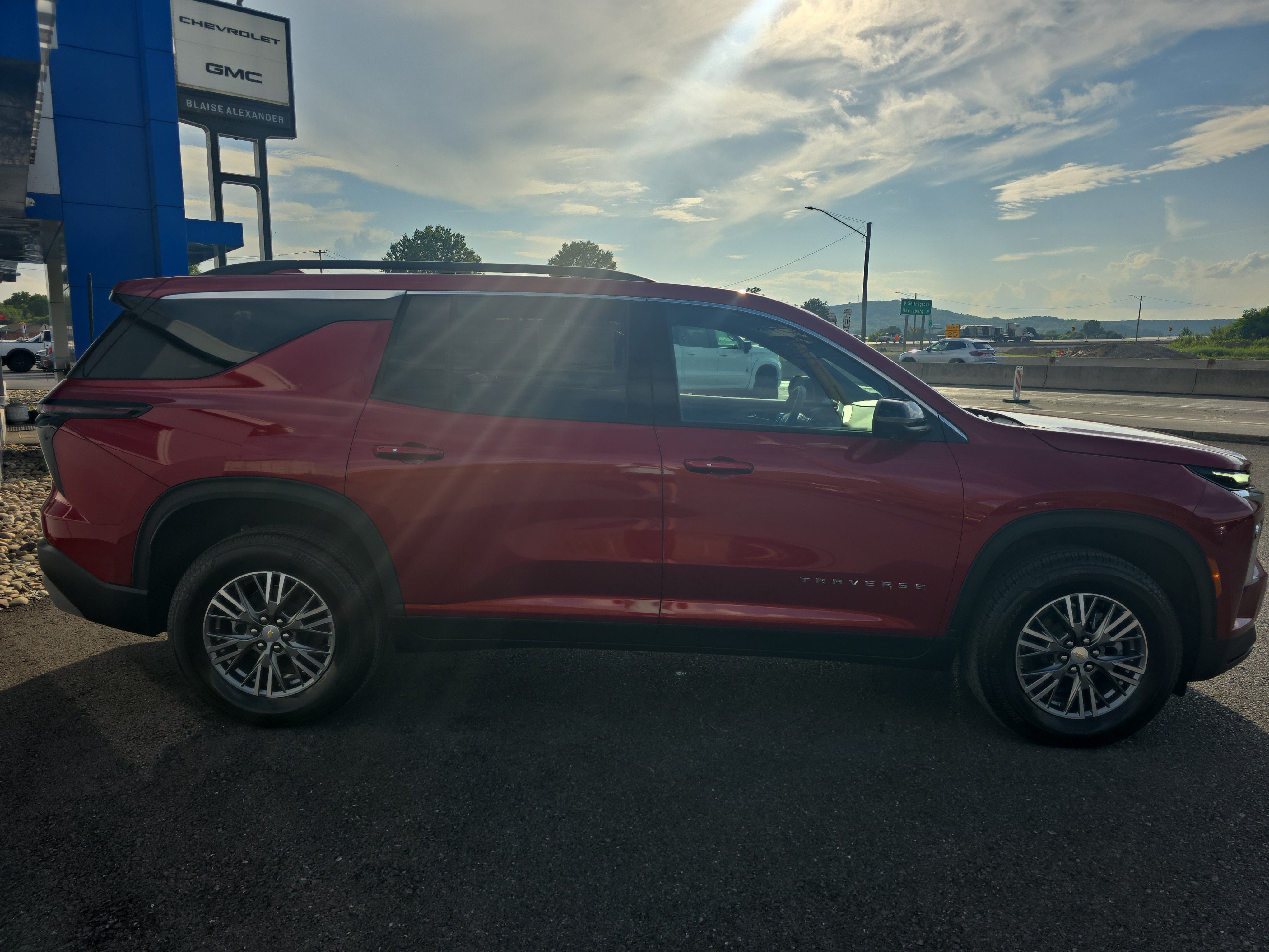 New 2027 Chevrolet Traverse LT w/ Driver Confidence Package AWD/4WD video 2