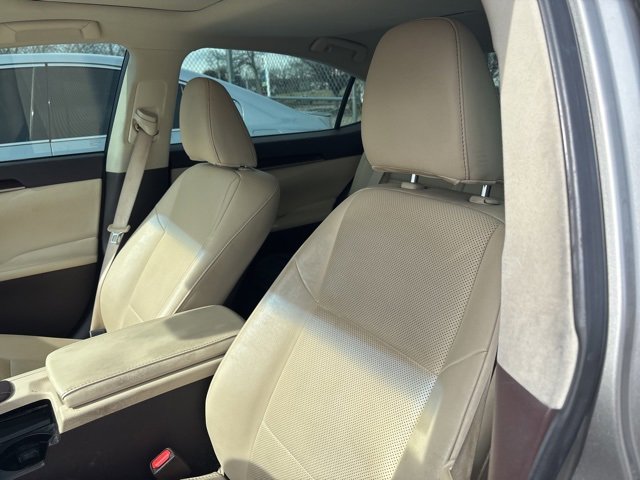 Used 2018 Lexus ES 350 w/ Navigation System Package image 2