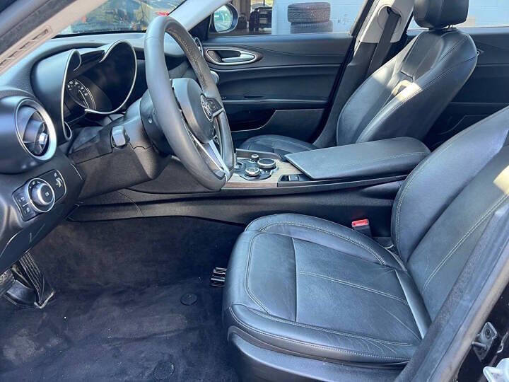 Used 2018 Alfa Romeo Giulia Ti w/ Nero Edizione image 9