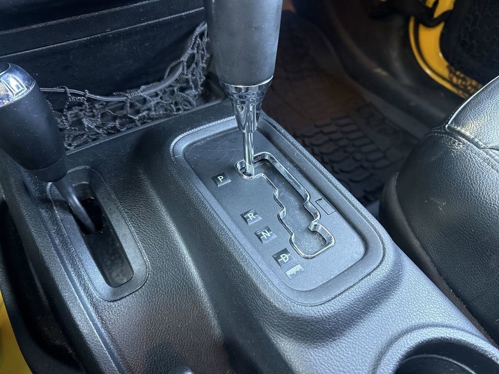 Used 2015 Jeep Wrangler Unlimited Sahara image 24