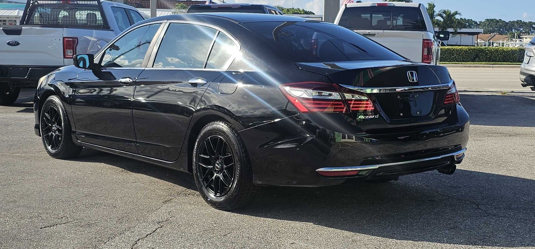 Used 2017 Honda Accord LX image 3