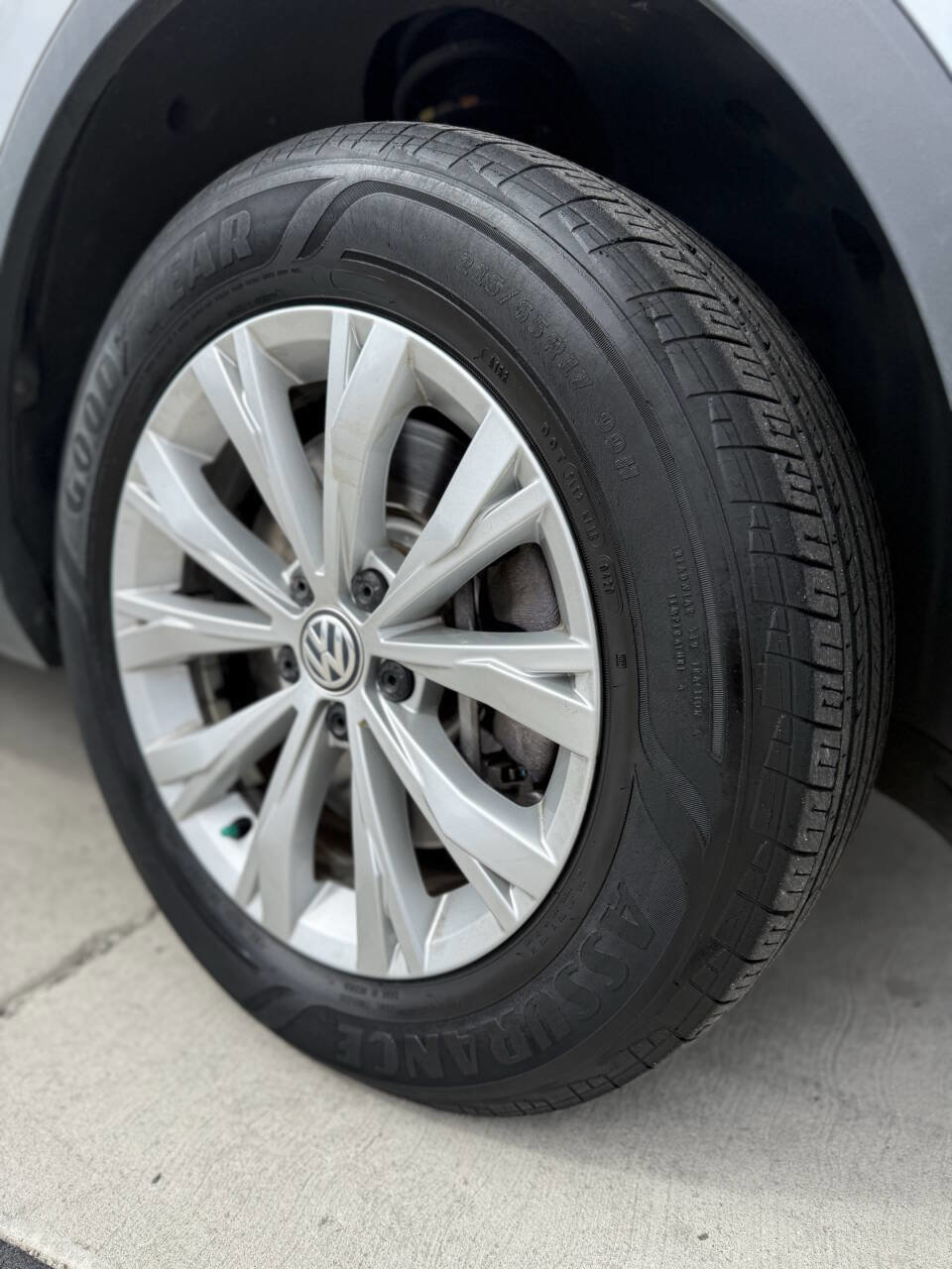 Used 2020 Volkswagen Tiguan S FWD image 8