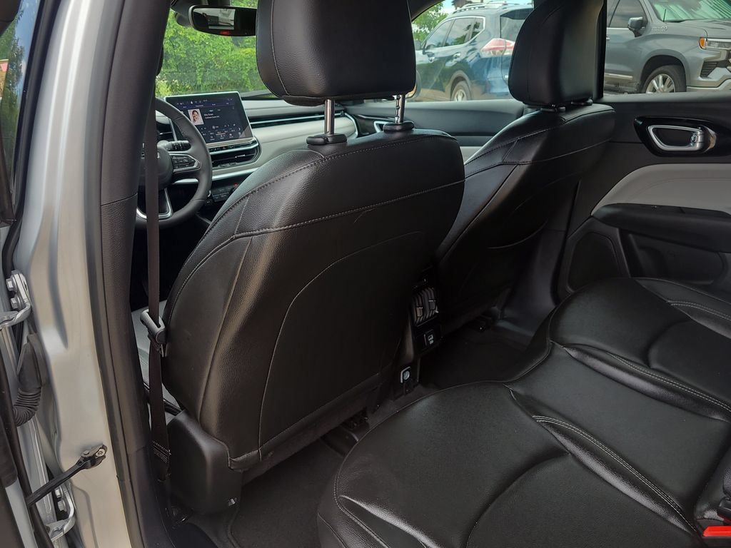 Used 2025 Jeep Compass Limited AWD/4WD image 10