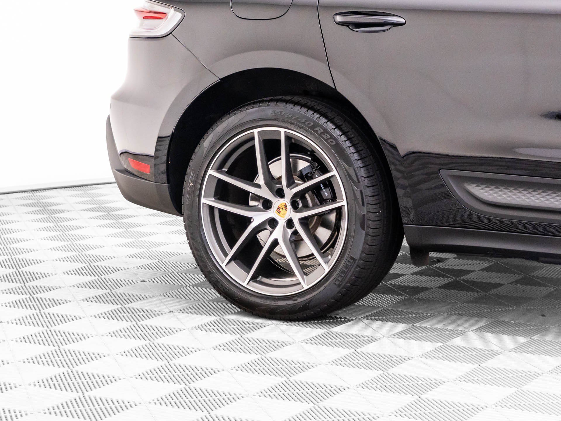 Used 2026 Porsche Macan AWD/4WD image 38