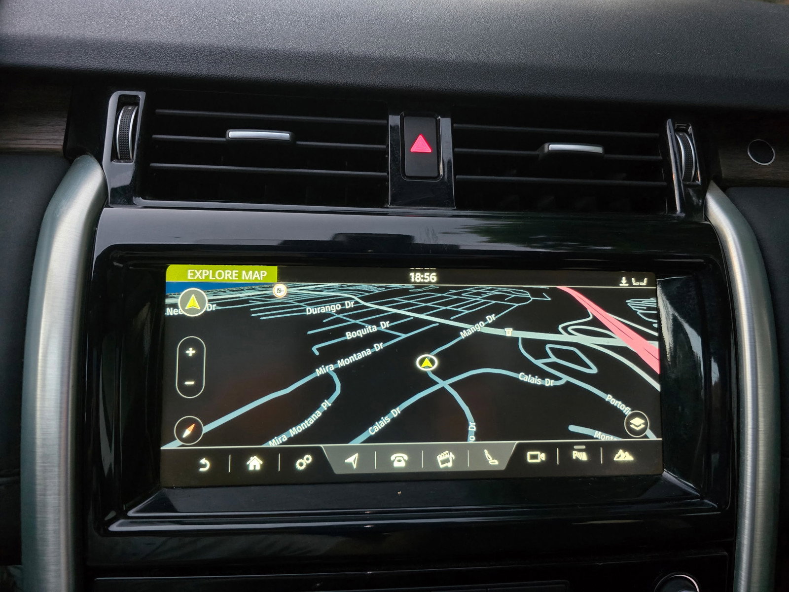 Used 2018 Land Rover Discovery HSE image 17