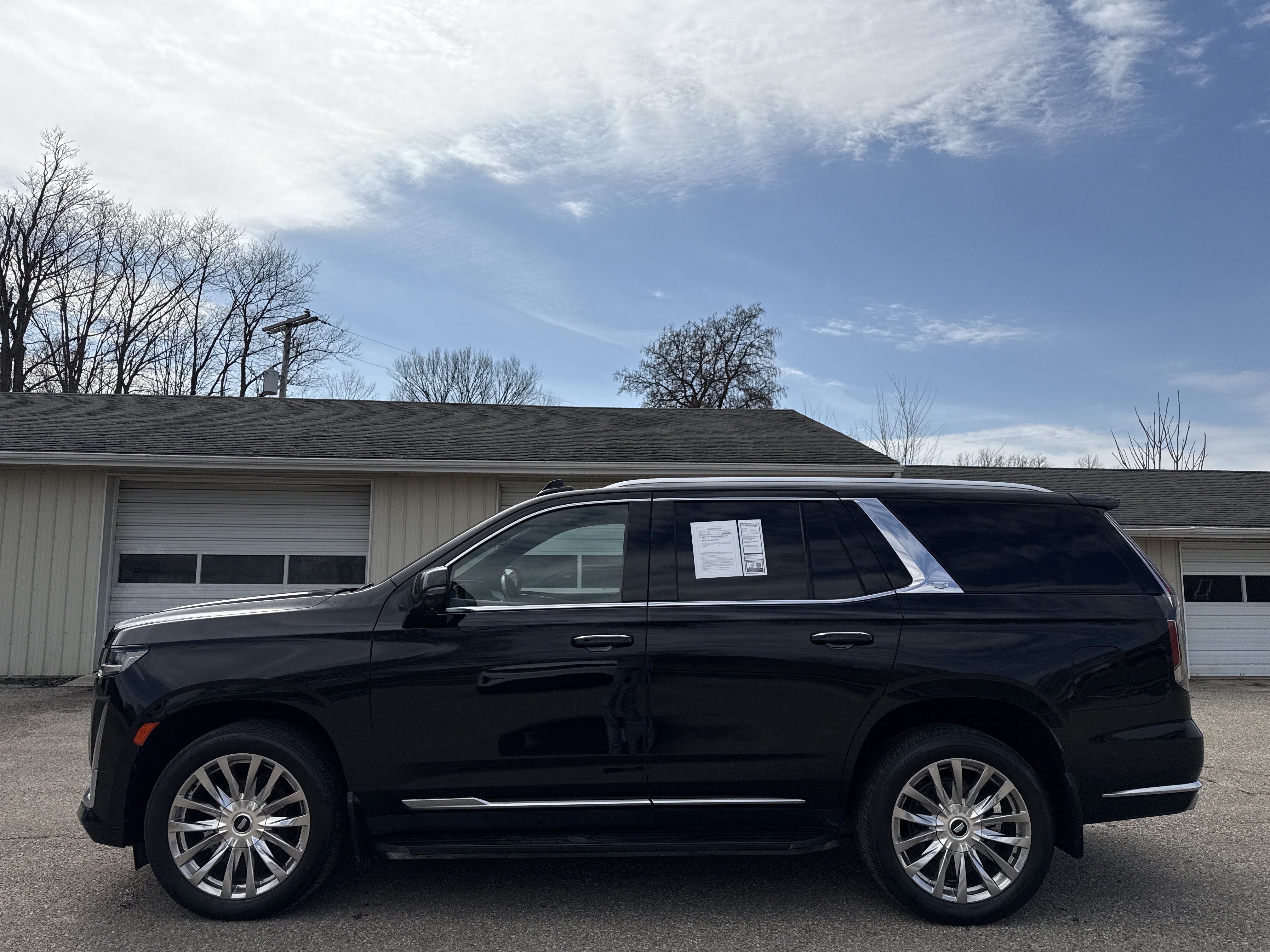 Used 2021 Cadillac Escalade Premium Luxury w/ Performance Package AWD/4WD image 11