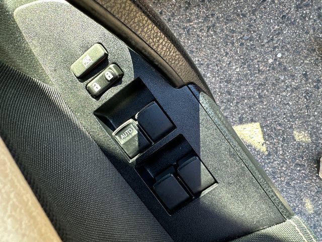 Used 2018 Toyota Corolla LE FWD image 26