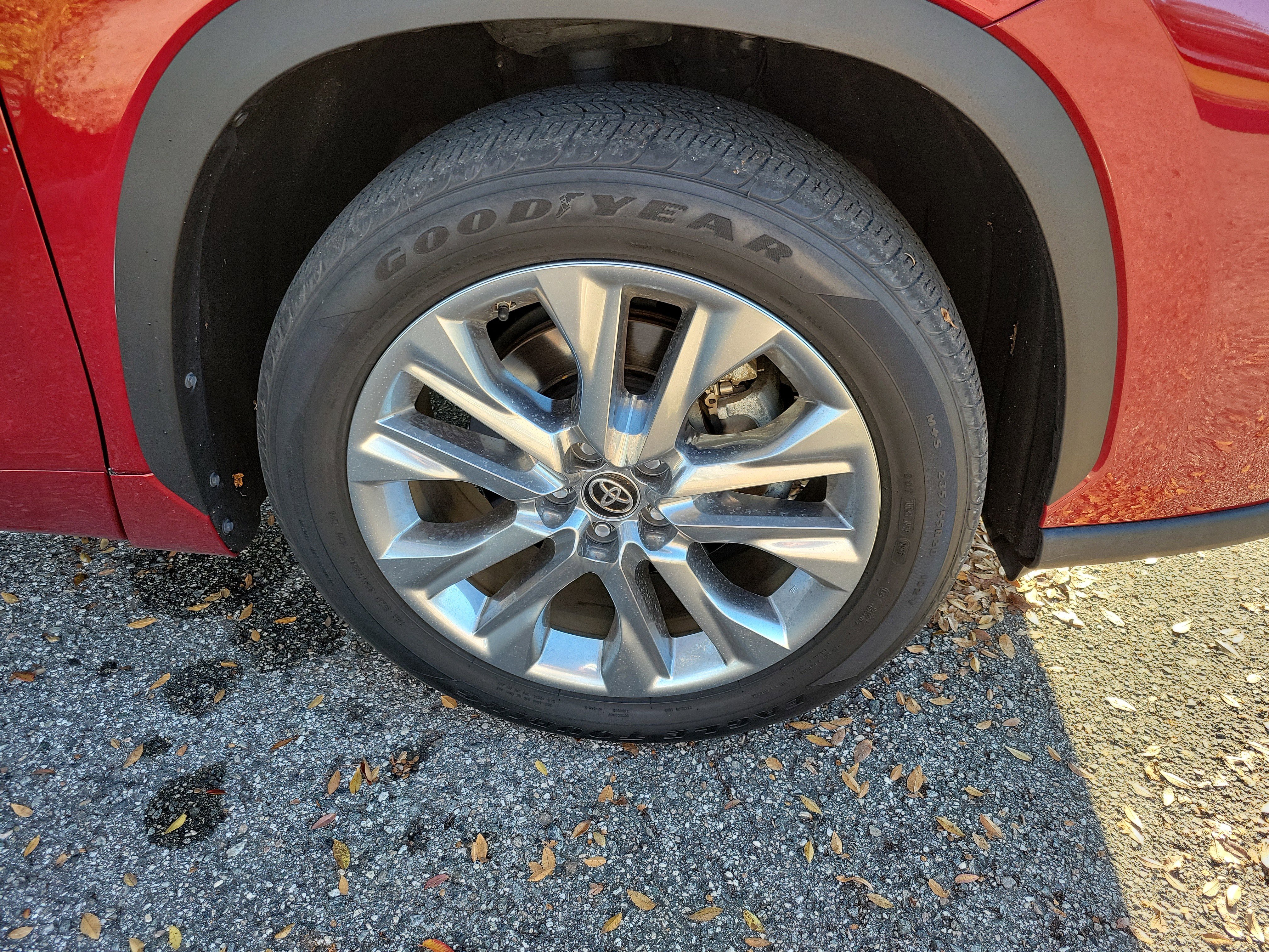 Used 2023 Toyota Highlander Limited image 9