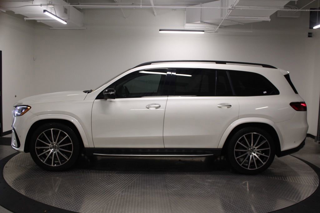 Used 2024 Mercedes-Benz GLS 450 4MATIC image 2
