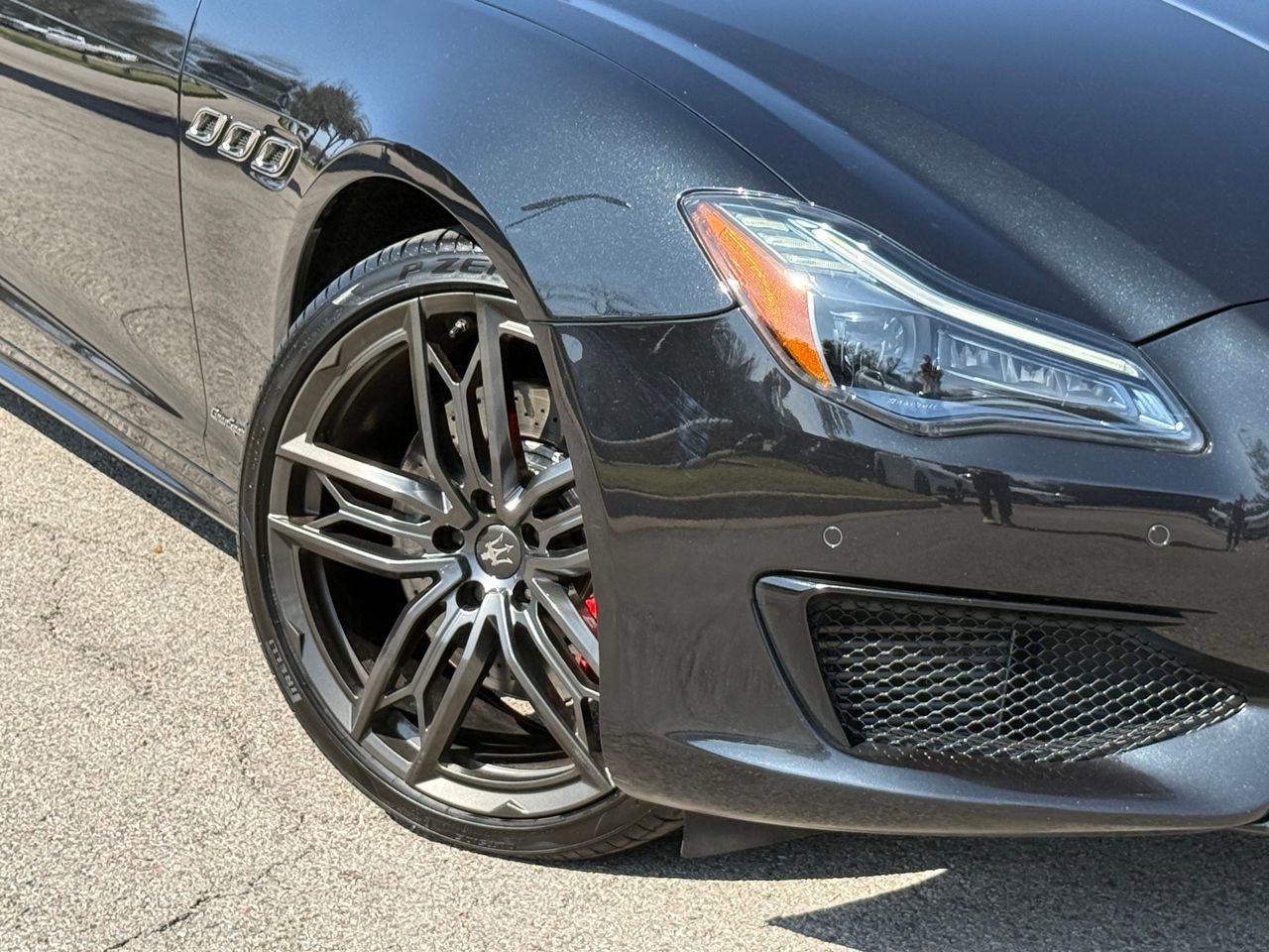 Used 2020 Maserati Quattroporte S GranSport Q4 AWD/4WD image 2