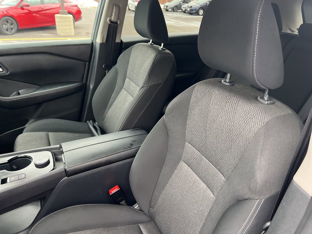 Certified 2024 Nissan Rogue SV image 5