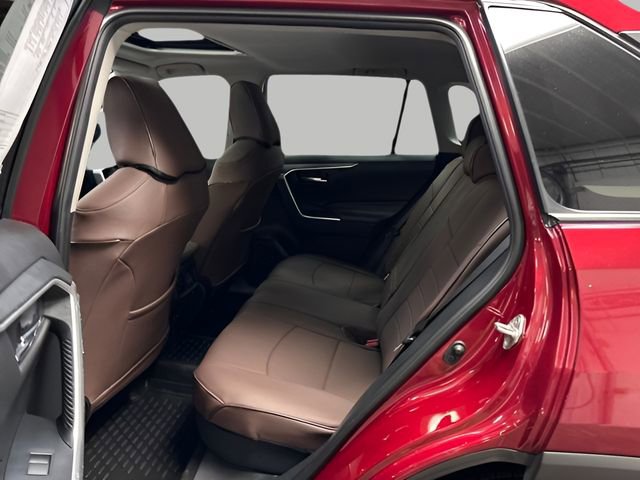 Used 2019 Toyota RAV4 XLE w/ Phone Cable & Charge Package image 24