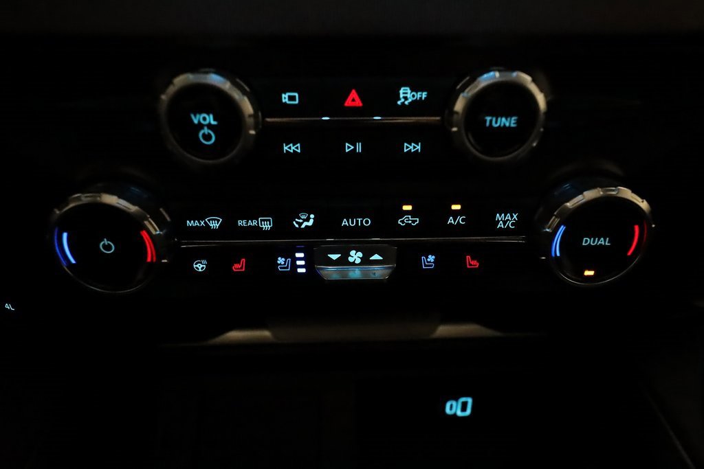 Used 2025 Ford F250 Platinum w/ Tremor Off-Road Package image 41