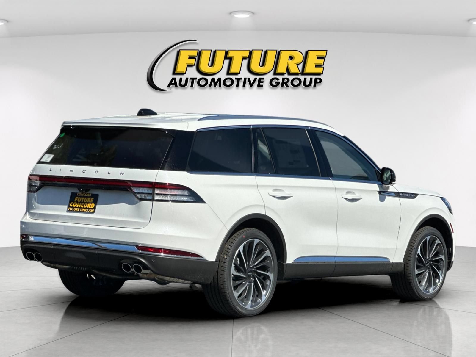 New 2026 Lincoln Aviator Reserve AWD/4WD image 3