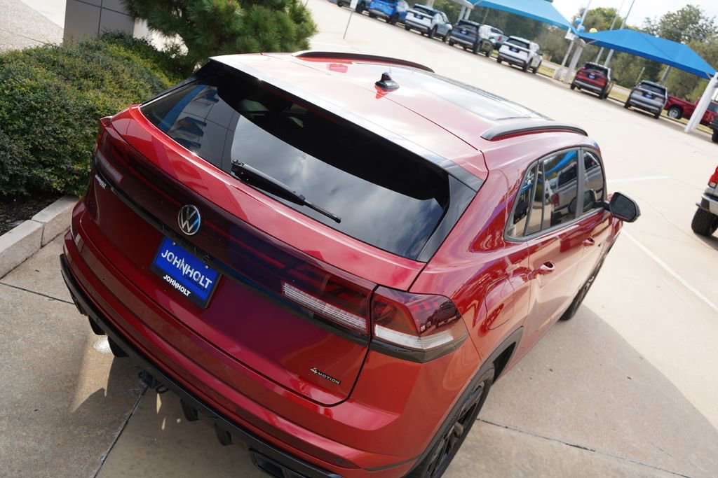 Used 2025 Volkswagen Atlas Cross Sport SEL R-Line image 14