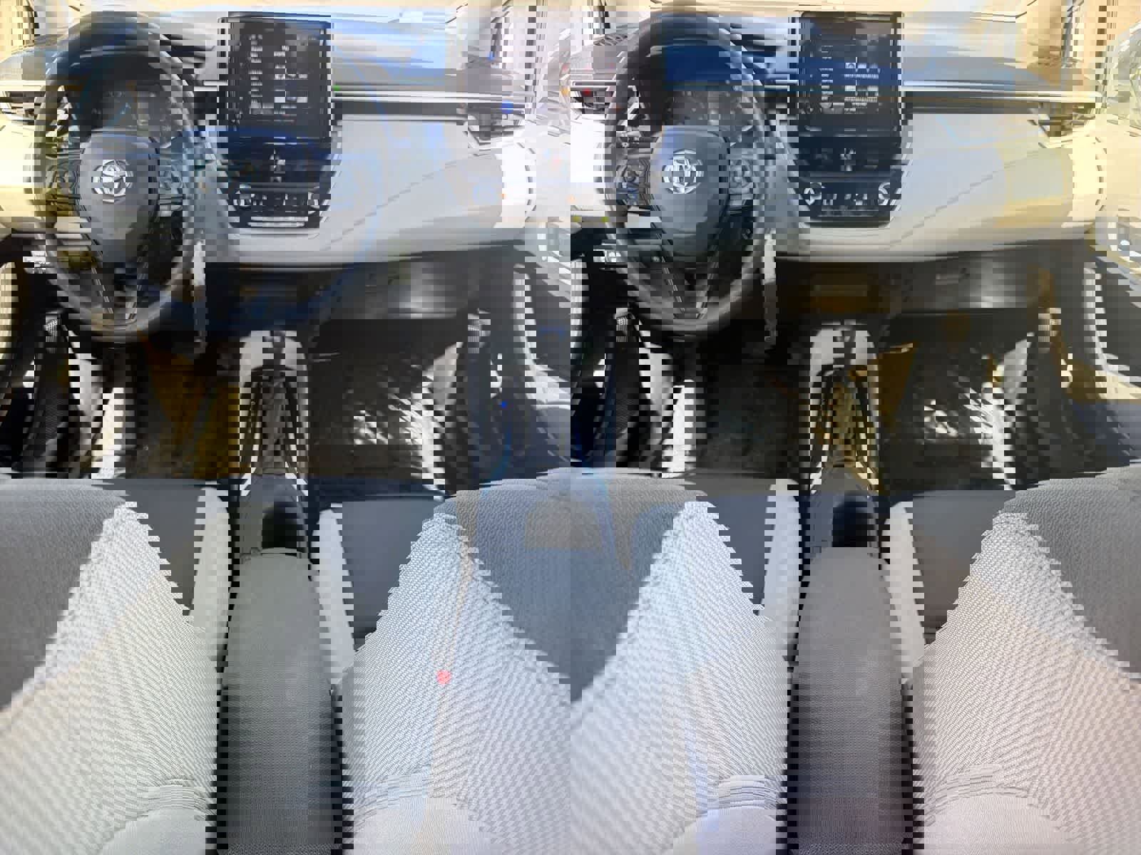 Used 2024 Toyota Corolla LE image 15