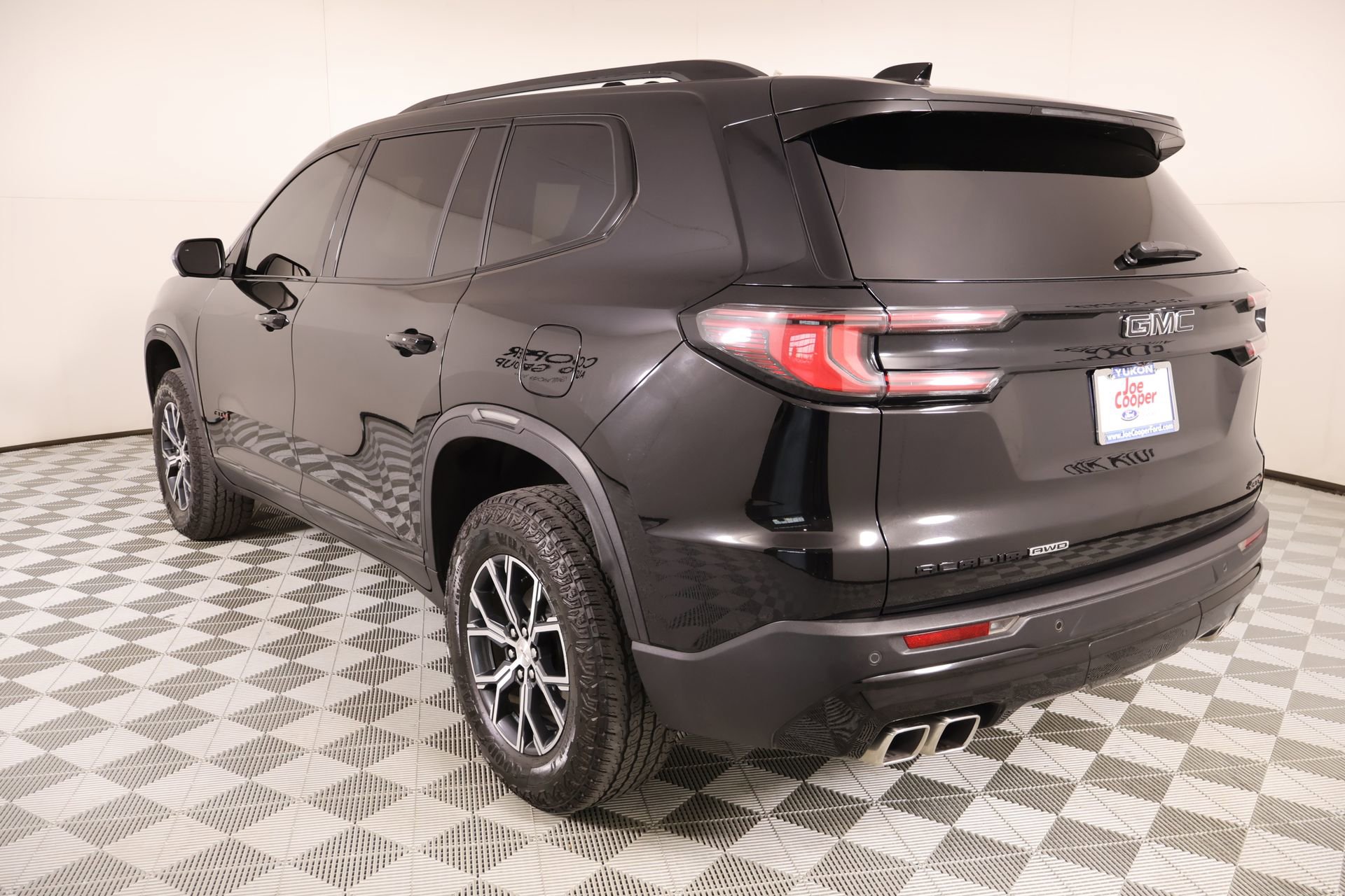 Used 2025 GMC Acadia AT4 AWD/4WD image 23