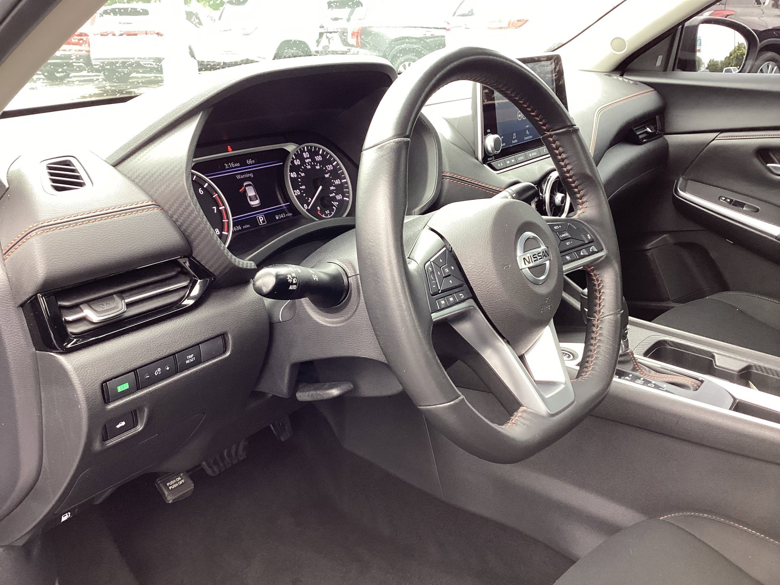 Used 2023 Nissan Sentra SR w/ Midnight Edition Package FWD image 11
