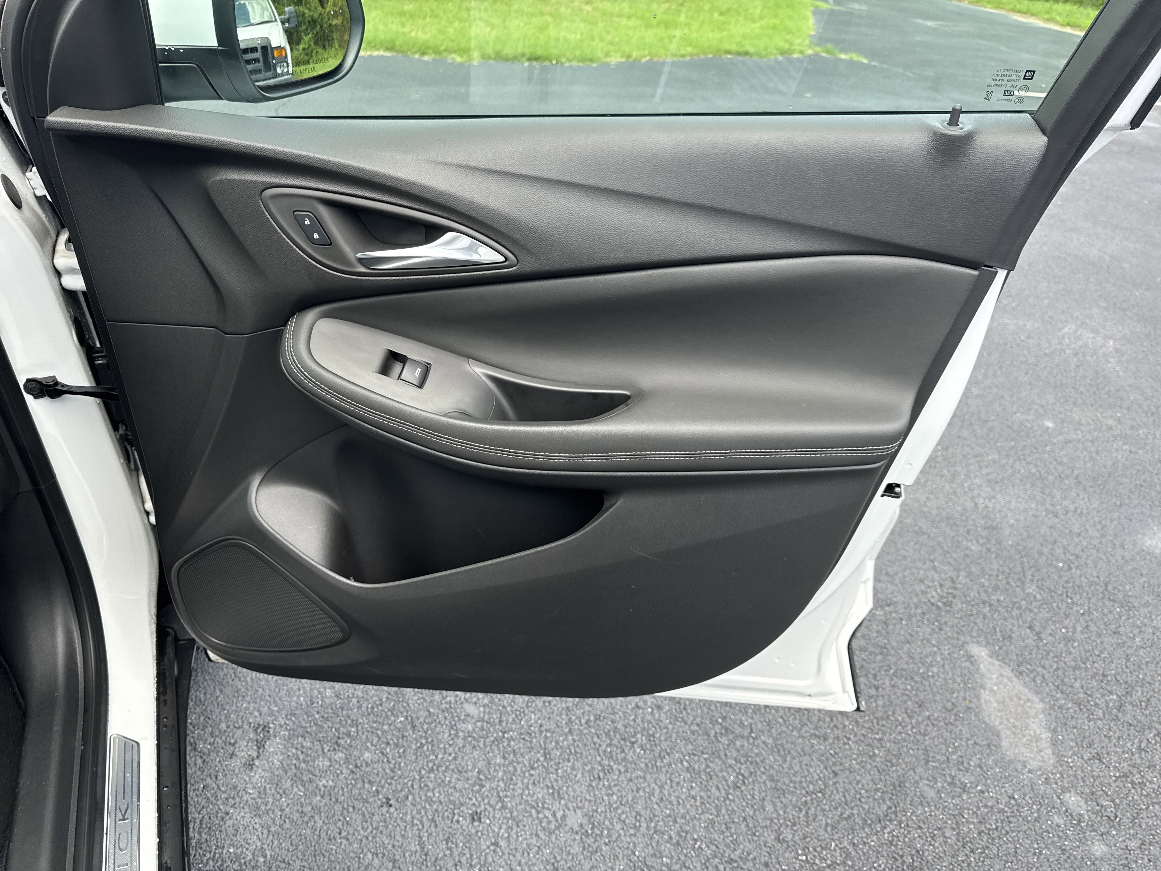 Used 2023 Buick Encore GX Preferred w/ Cold Weather Comfort Package image 34