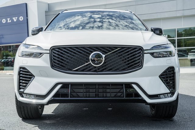New 2026 Volvo XC60 B5 Plus w/ Protection Package Premier image 2