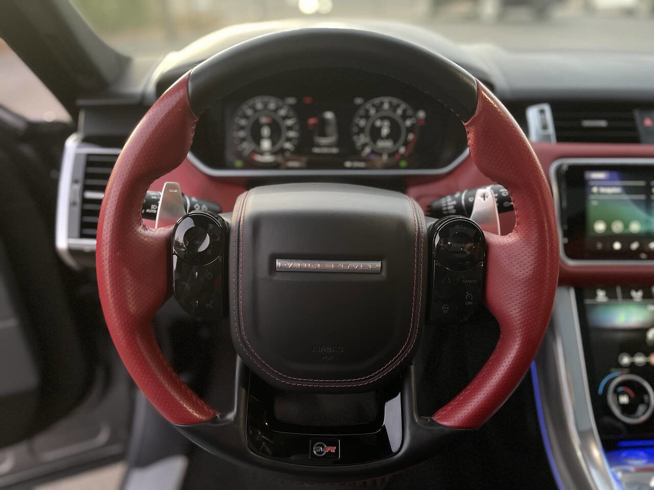 Used 2020 Land Rover Range Rover Sport SVR image 38